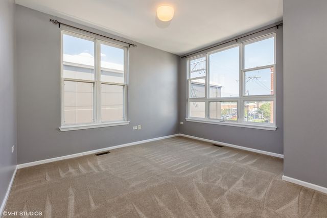 3238 N KILBOURN Avenue 14, Chicago, IL 60641