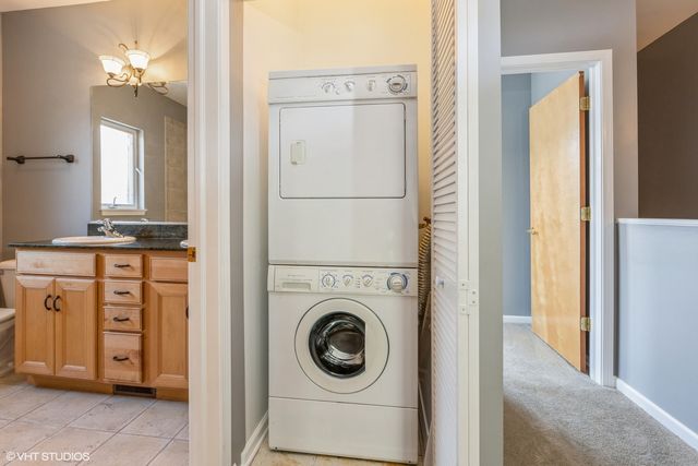 3238 N KILBOURN Avenue 14, Chicago, IL 60641