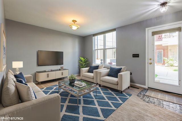 3238 N KILBOURN Avenue 14, Chicago, IL 60641