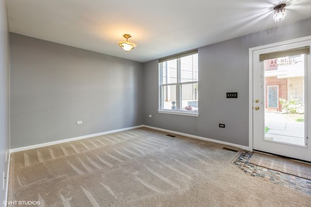 3238 N KILBOURN Avenue 14, Chicago, IL 60641