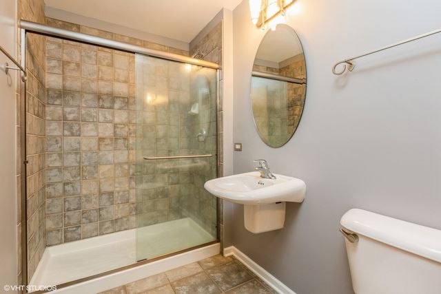 3238 N KILBOURN Avenue 14, Chicago, IL 60641