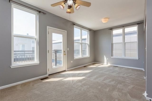 3238 N KILBOURN Avenue 14, Chicago, IL 60641