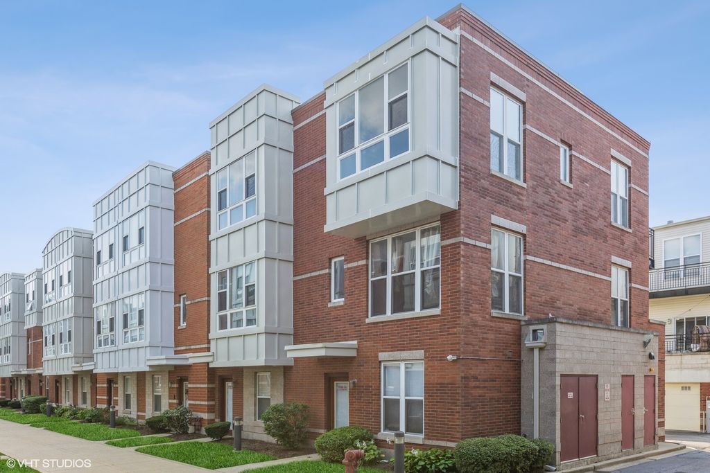 3238 N KILBOURN Avenue 14, Chicago, IL 60641