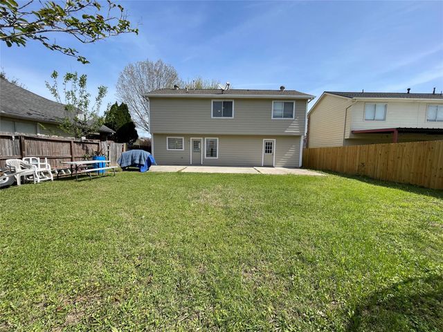 12811 Smokey Pass Circle, Houston, TX 77038