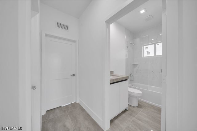 1142 Dutchess ST E, Lehigh Acres, FL 33974