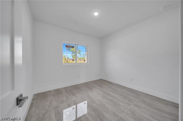 1142 Dutchess ST E, Lehigh Acres, FL 33974