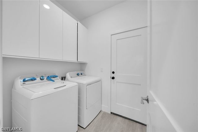 1142 Dutchess ST E, Lehigh Acres, FL 33974