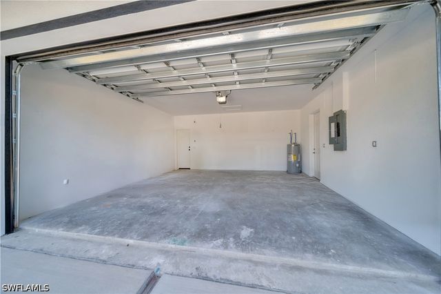 1142 Dutchess ST E, Lehigh Acres, FL 33974