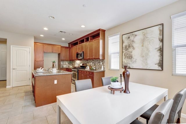 7461 Havenford Way, Sacramento, CA 95829