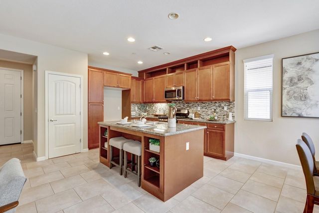 7461 Havenford Way, Sacramento, CA 95829