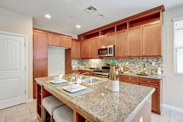 7461 Havenford Way, Sacramento, CA 95829