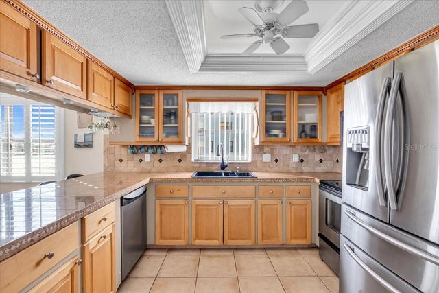 10301 GULF BOULEVARD 302, Treasure Island, FL 33706