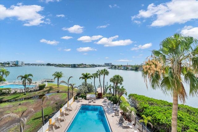 10301 GULF BOULEVARD 302, Treasure Island, FL 33706