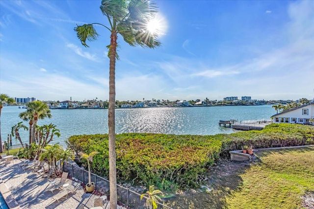 10301 GULF BOULEVARD 302, Treasure Island, FL 33706