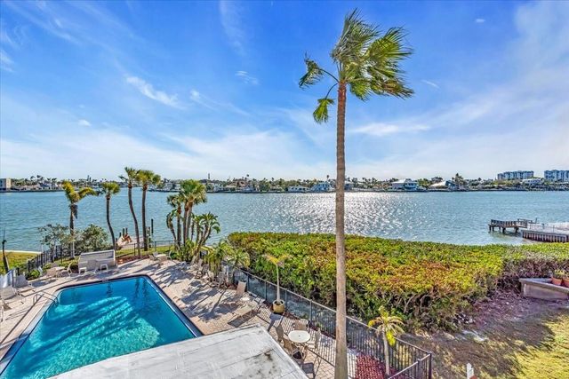 10301 GULF BOULEVARD 302, Treasure Island, FL 33706