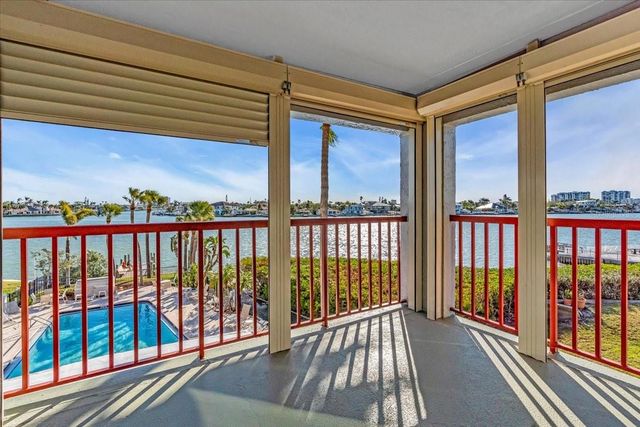 10301 GULF BOULEVARD 302, Treasure Island, FL 33706