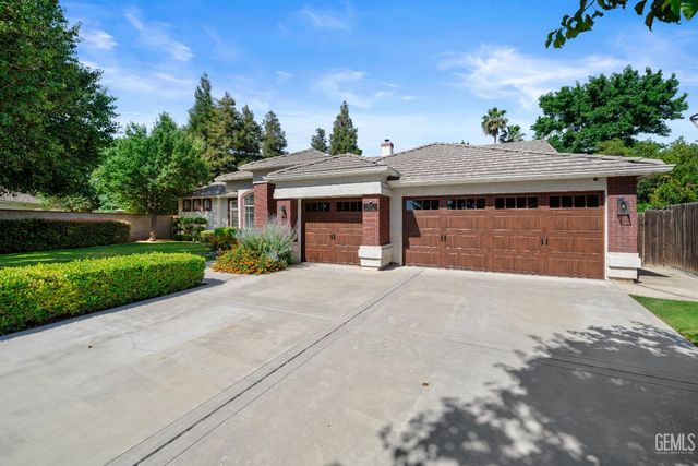 6717 Park West Circle, Bakersfield, CA 93308