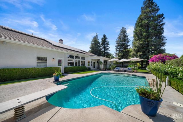 6717 Park West Circle, Bakersfield, CA 93308