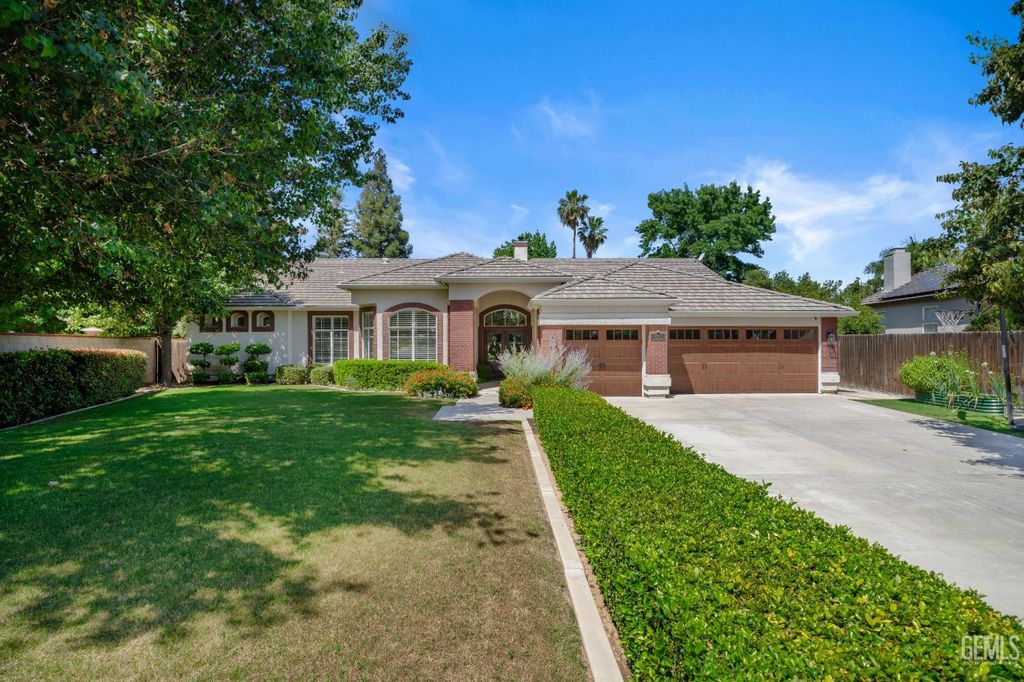 6717 Park West Circle, Bakersfield, CA 93308