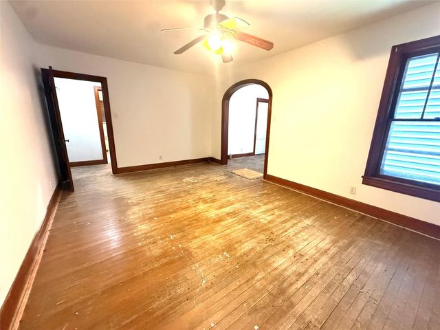 1501 Milam Drive, Galveston, TX 77551