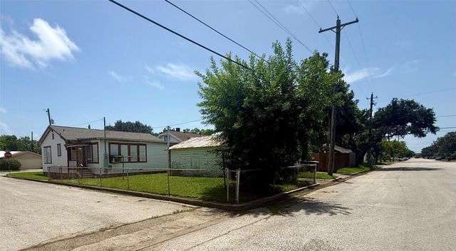 1501 Milam Drive, Galveston, TX 77551