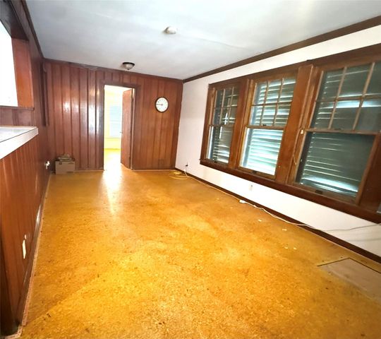 1501 Milam Drive, Galveston, TX 77551