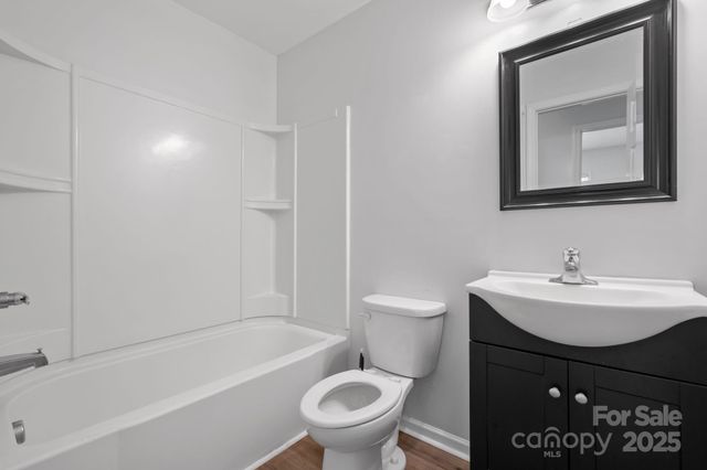 1009 Dunleigh Drive, Charlotte, NC 28214