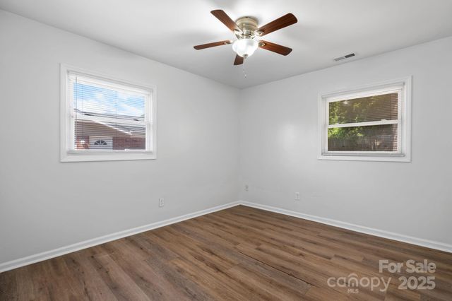 1009 Dunleigh Drive, Charlotte, NC 28214