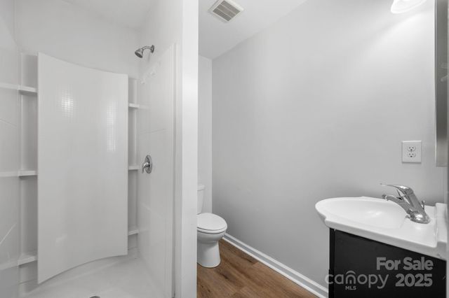 1009 Dunleigh Drive, Charlotte, NC 28214