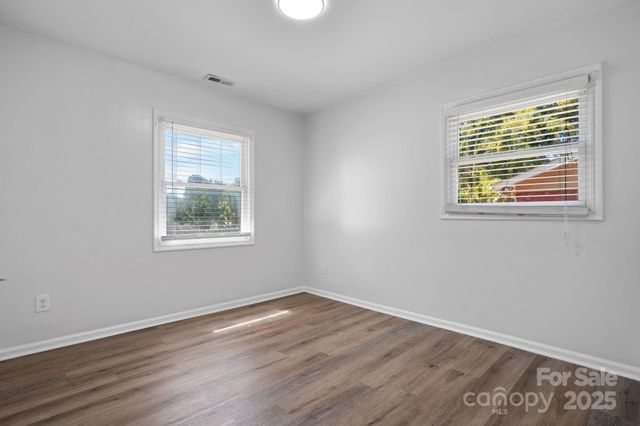 1009 Dunleigh Drive, Charlotte, NC 28214