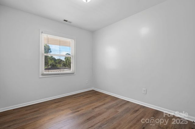 1009 Dunleigh Drive, Charlotte, NC 28214