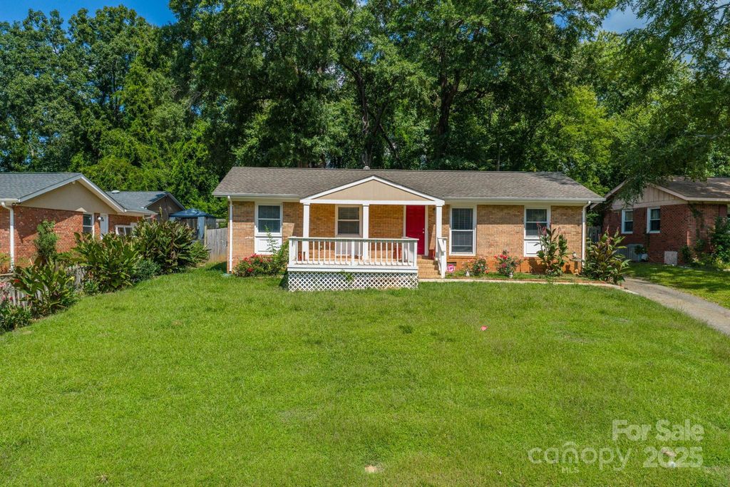 1009 Dunleigh Drive, Charlotte, NC 28214