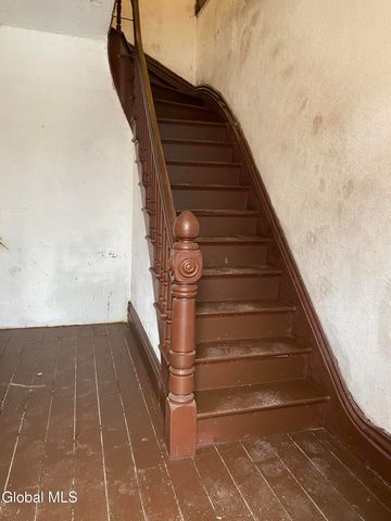 374 8th Street, Troy, NY 12180