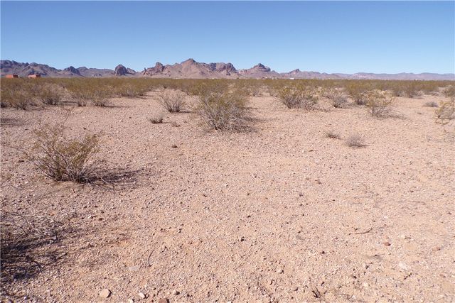 3417 S Opal Road, Golden Valley, AZ 86413