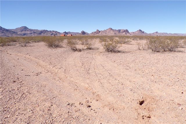 3417 S Opal Road, Golden Valley, AZ 86413