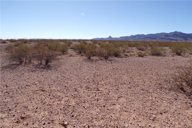 3417 S Opal Road, Golden Valley, AZ 86413