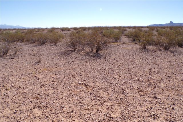 3417 S Opal Road, Golden Valley, AZ 86413