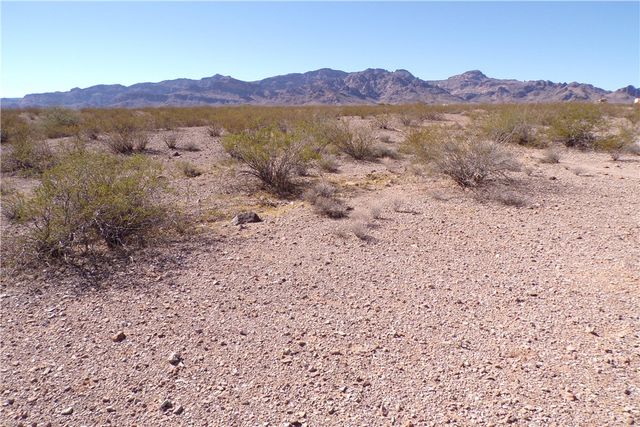 3417 S Opal Road, Golden Valley, AZ 86413