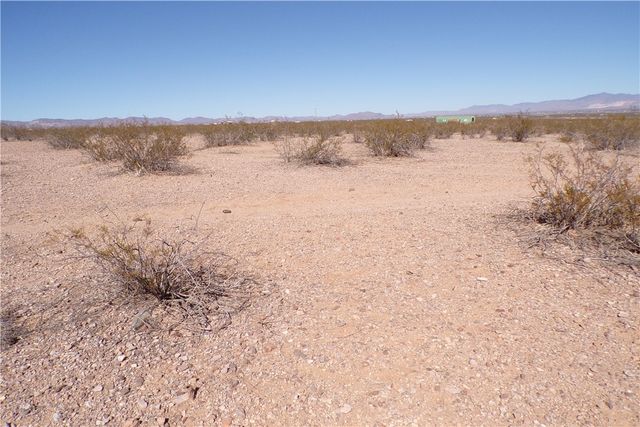 3417 S Opal Road, Golden Valley, AZ 86413