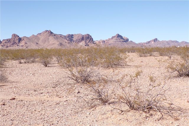 3417 S Opal Road, Golden Valley, AZ 86413