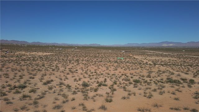 3417 S Opal Road, Golden Valley, AZ 86413