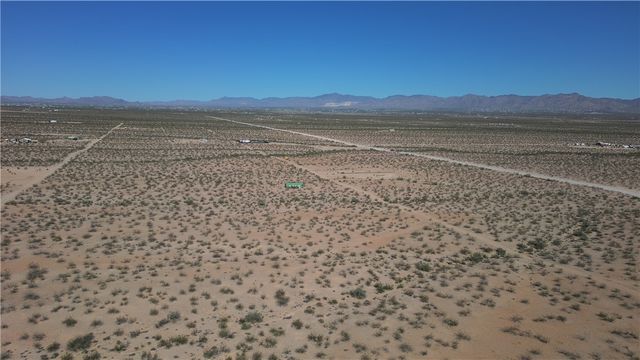 3417 S Opal Road, Golden Valley, AZ 86413