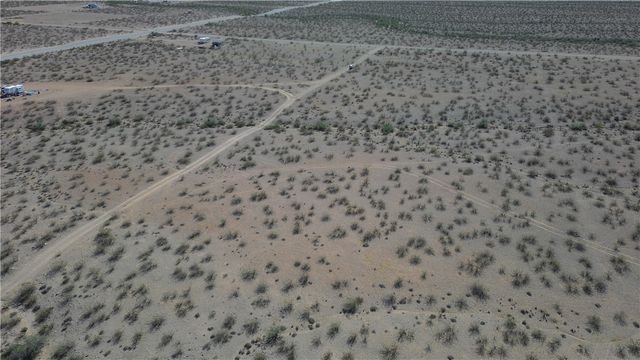 3417 S Opal Road, Golden Valley, AZ 86413