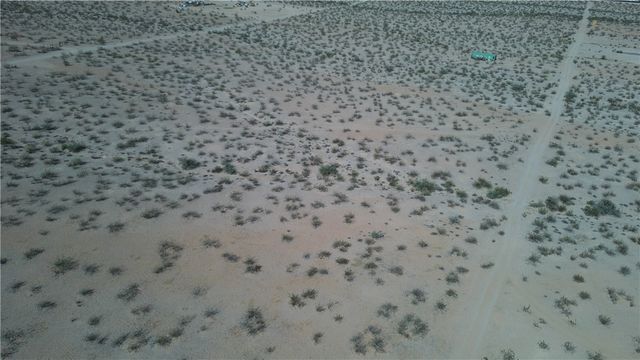 3417 S Opal Road, Golden Valley, AZ 86413