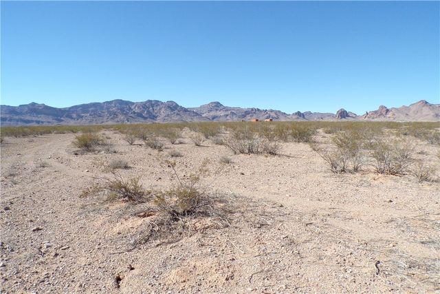 3417 S Opal Road, Golden Valley, AZ 86413