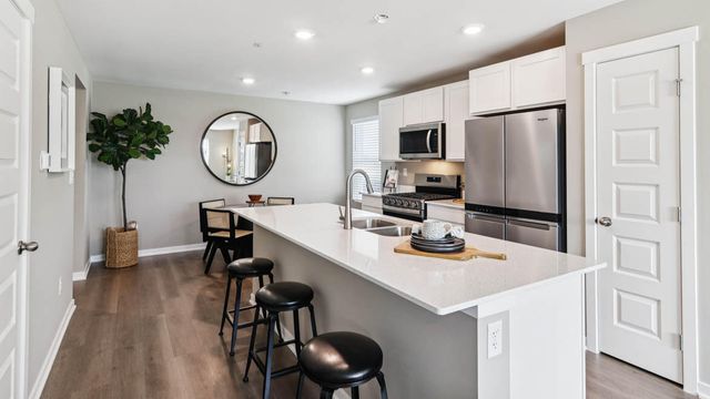 8956 Remington Way, St. John, IN 46373