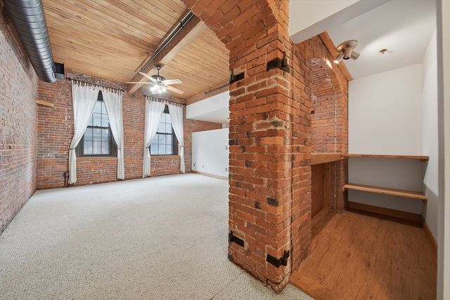 50 Rantoul St 204, Beverly, MA 01915