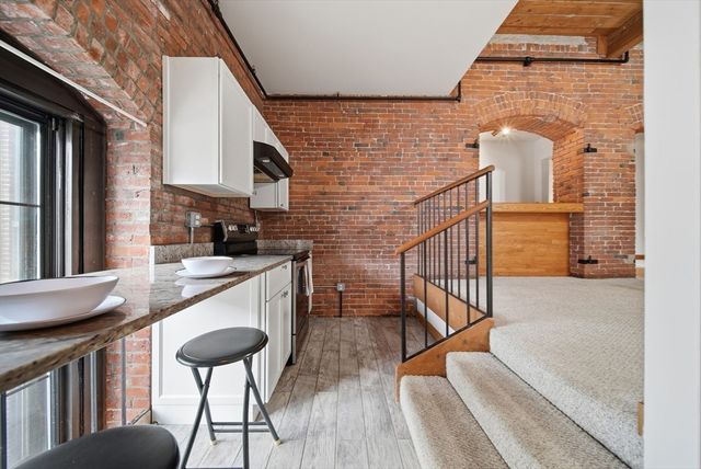 50 Rantoul St 204, Beverly, MA 01915