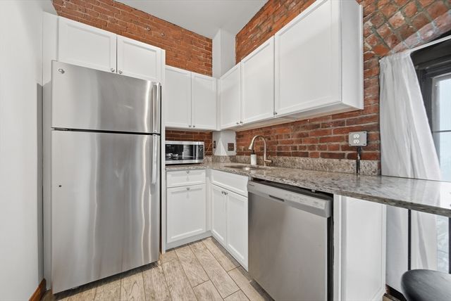 50 Rantoul St 204, Beverly, MA 01915