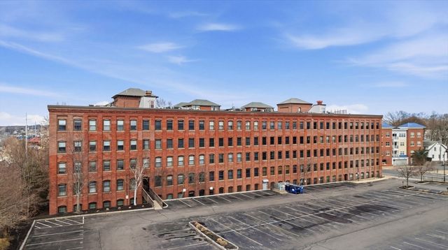 50 Rantoul St 204, Beverly, MA 01915